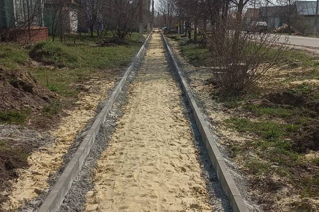 В Камешкире продолжаются работы по обновлению пешеходной зоны В Камешкире продолжаются работы по обновлению пешеходной зоны